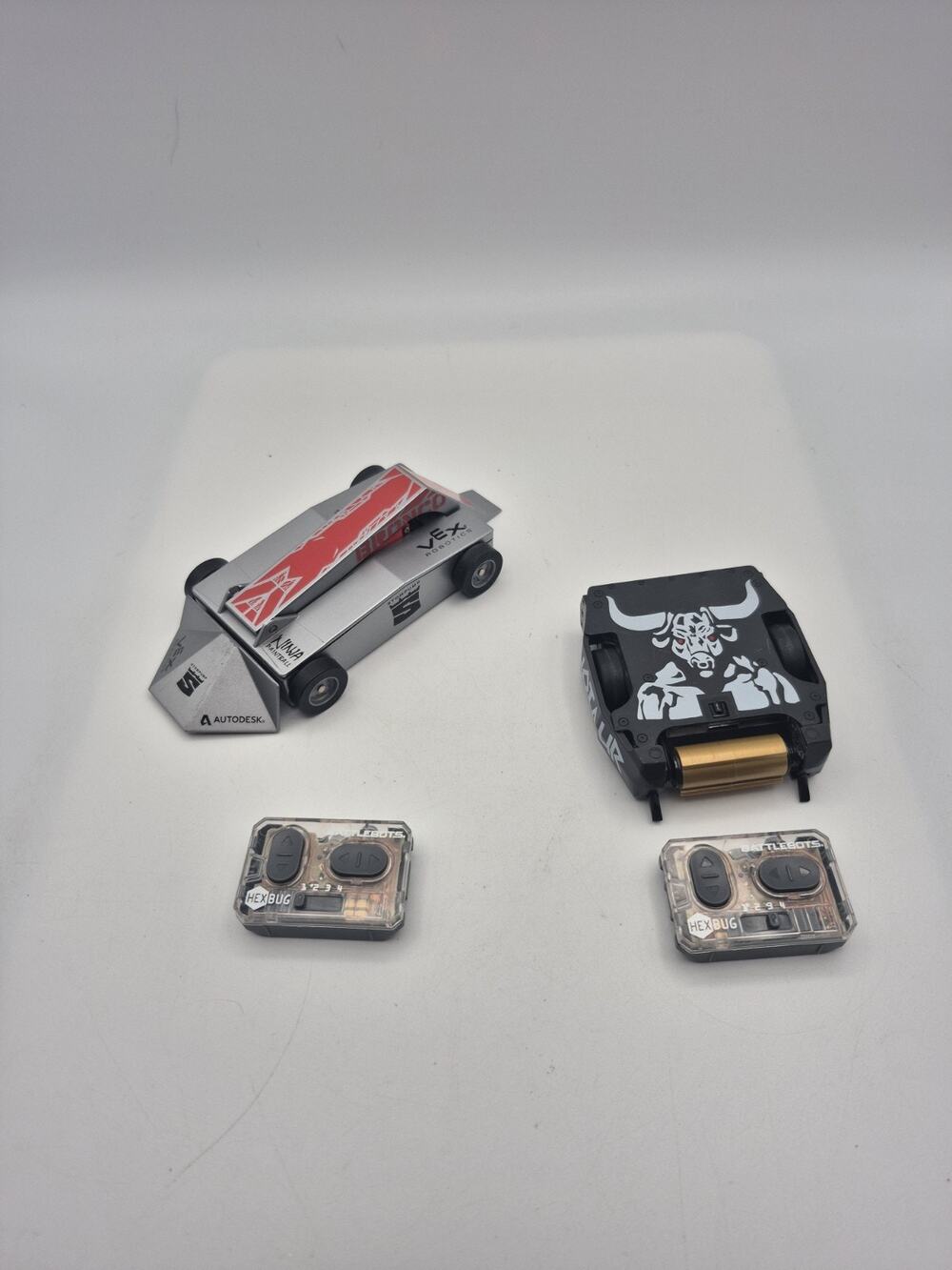 Hexbug Battlebots Minotaur and Bronco RC Robots with Remote Controllers READ